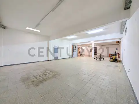 DEPOSITO Y OFICINAS - PH DE 3 DORMITORIOS - TERRAZA - COCHERAS - REPUBLICA DE LA SEXTA