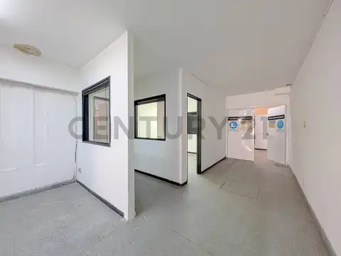 DEPOSITO Y OFICINAS - PH DE 3 DORMITORIOS - TERRAZA - COCHERAS - REPUBLICA DE LA SEXTA