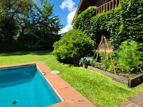 Casa 5 ambientes con 4 baños