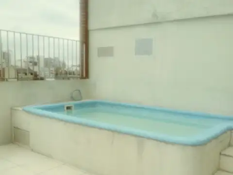 EXCELENTE 2 AMBIENTES CON AMPLIO BALCON-PISCINA PARRILLA LAUNDRY GIMNASIO