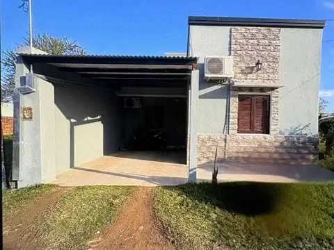 Casa en Pasaje O. Alemis a 30 mTs de Avenida Perón
