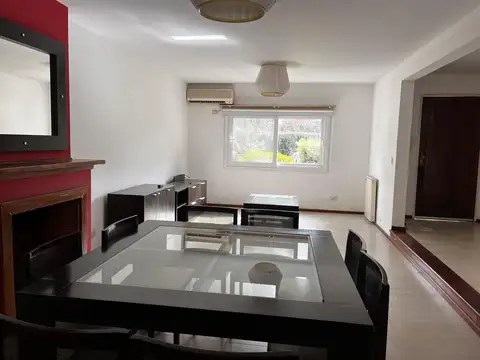 Casa 6 ambientes con 3 baños