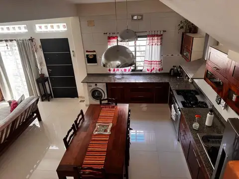 Depto Tipo Casa en Venta en Lanus Oeste, USD 130.000