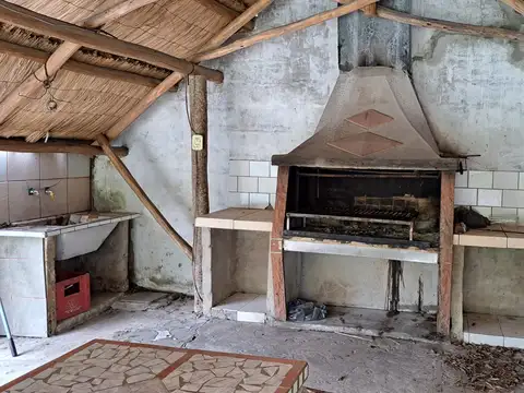 Casa en Barrio "Los Naranjos", General Rodríguez