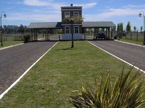 Barrio La Amanecida, Exaltación de la Cruz