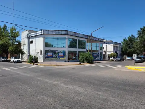 LOCAL , OFICINAS Y GALPONES SOBRE RUTA.
