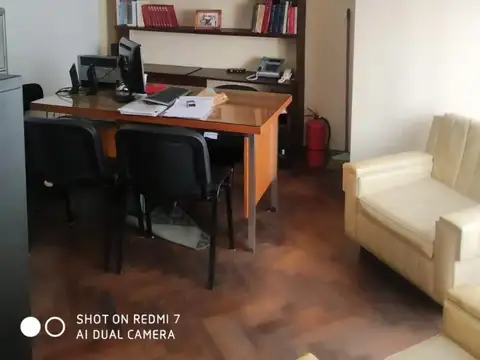 Oficina 3 ambientes con 2 baños
