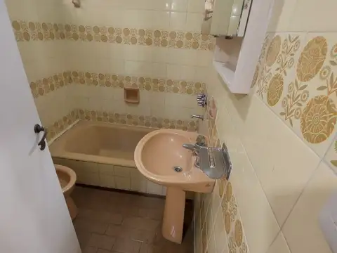 Depto Tipo Casa en Venta en Valentín Alsina, USD 49.000