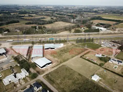 NAVE DE 2.400 M² A ESTRENAR SOBRE LA RUTA 5, MERCEDES