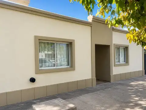 Casa en Perdriel Barrio Semi Privado seguridad 4hs Piscina 5 habotaciones 2 baños