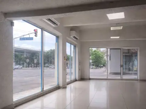 ALQUILER LOCAL EN LOMAS DEL MIRADOR ESQUINA