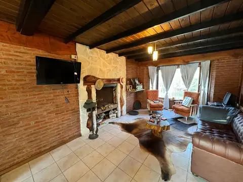 Casa 4 ambientes con 2 baños