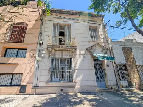VENTA - CASA - DOS PLANTAS - DOS DORMITORIOS - ABASTO, ROSARIO