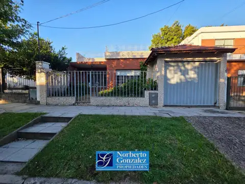 EN VENTA EN PALOMAR HERMOSA CASA EN LOTE PROPIO SOBRE LOTE DE 300 M2 - FICHA 10353