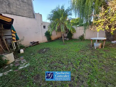 EN VENTA EN PALOMAR HERMOSA CASA EN LOTE PROPIO SOBRE LOTE DE 300 M2 - FICHA 10353