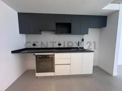 Departamento en Alquiler en Barrio Parque Leloir, USD 900