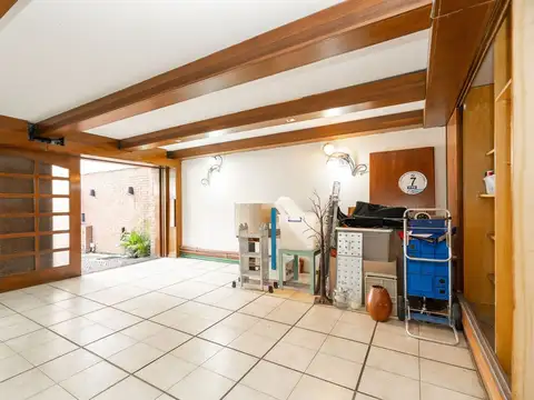 Casa 7 ambientes con 5 baños