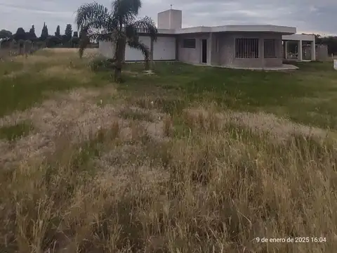Casa 7 ambientes con 2 baños