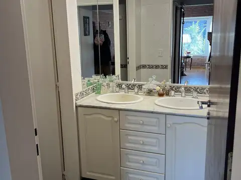 ALQ   ANUAL  y VENTA  APTO CREDITO| CASA c/Jardin y Pileta | Barrio La Celina