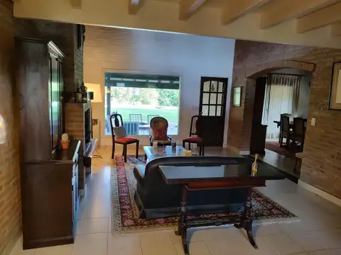 Casa 6 ambientes con 3 baños