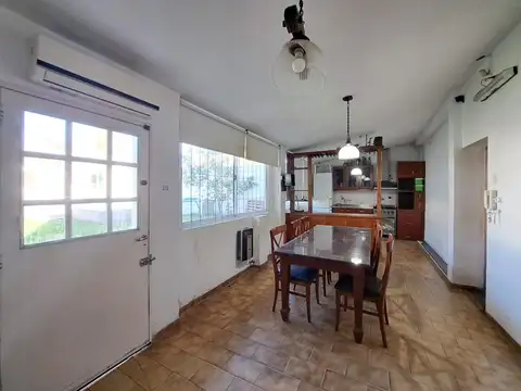 CASA 5 AMBIENTES - LIBERTAD