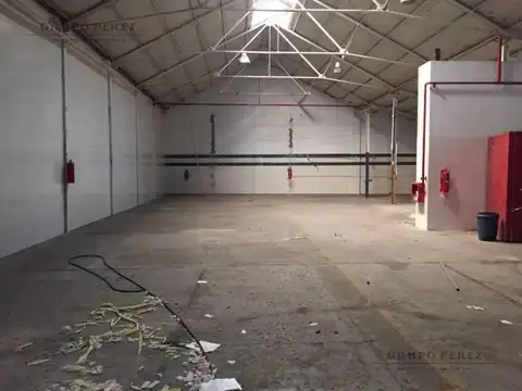 Galpón - Depósito de 1000 m2. en Barracas - ALQUILER Y VENTA