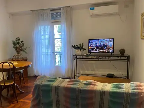 Cabello 3300, Piso 2