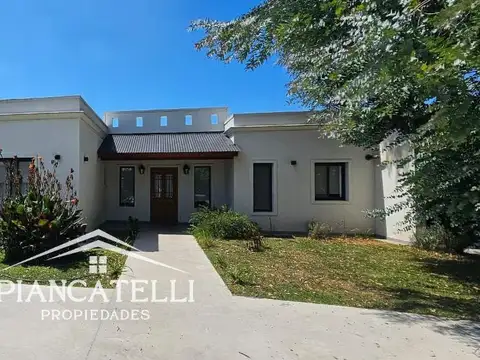 CASA EN VENTA CON 3 HABITACIONES EN SANTA IRENE