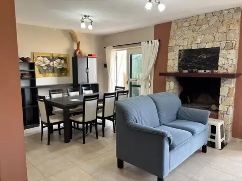 Casa en Alquiler Temporal con 1 cochera