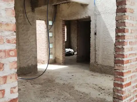Venta Lote 232 m2 - con avance de obra - General Roca - Río Negro