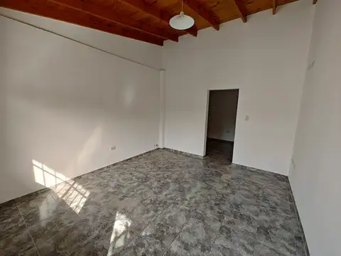 Casa en Alquiler en Gregorio De Laferrere, $ 900.000