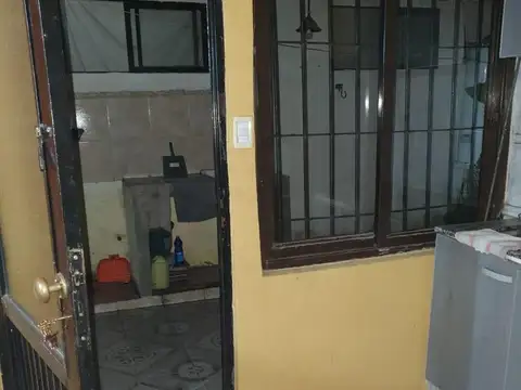 Depto Tipo Casa 2 ambientes con 1 baño