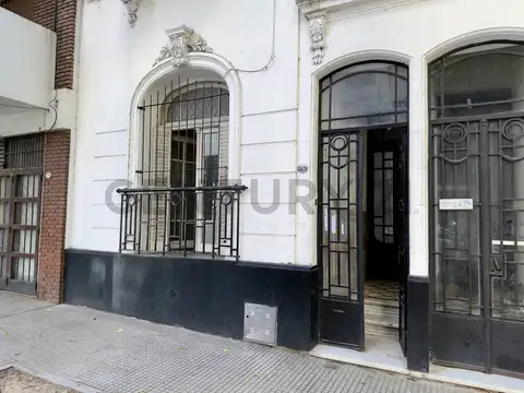 Venta PH de 4 ambientes en Almagro- Planta Baja al frente- Sin expensas- Para reciclar- Gran potenci
