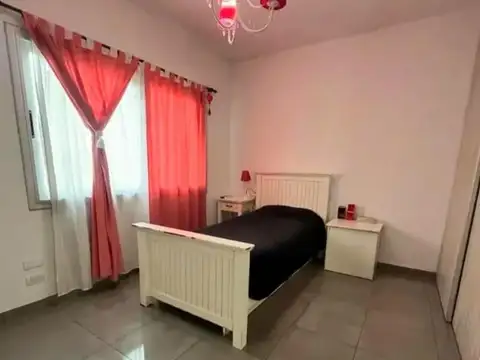 CASA EN VENTA CASTELAR NORTE