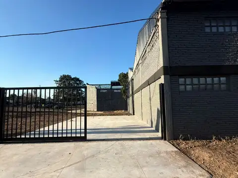Galpón en Alquiler en Gonnet