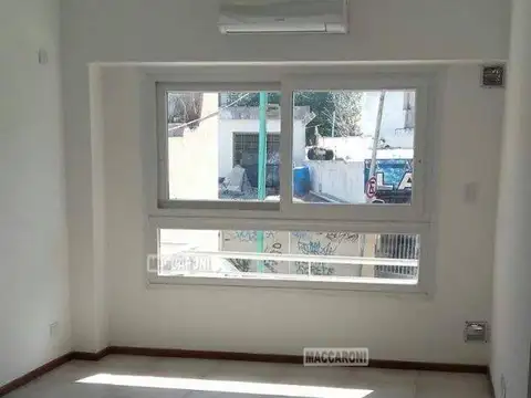 ESCALADA 800, Piso 1