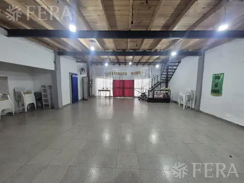 Venta local de 216 m2 en Wilde
