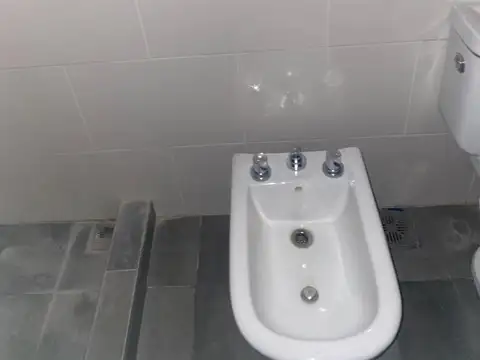 Depto Tipo Casa en Alquiler con 1 cocheras