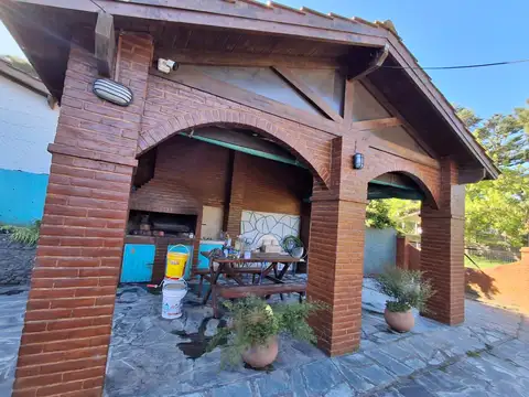 Casa 6 ambientes con 3 baños