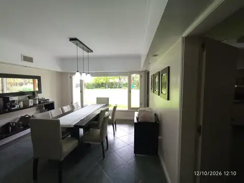 Chalet de 270 m2 tres dormitorios, 1900 mts de parque