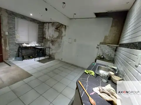 73 E/ 121 y 122-Casa en venta a reciclar de 4 dormitorios + depto nuevo