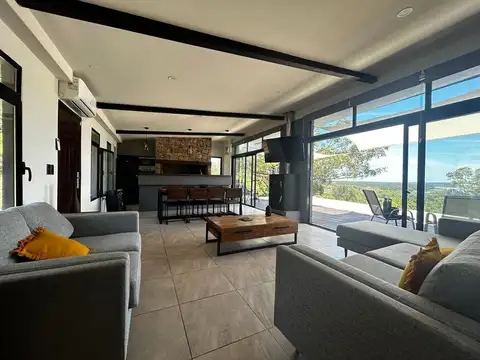 Casa 4 ambientes con 1 baño