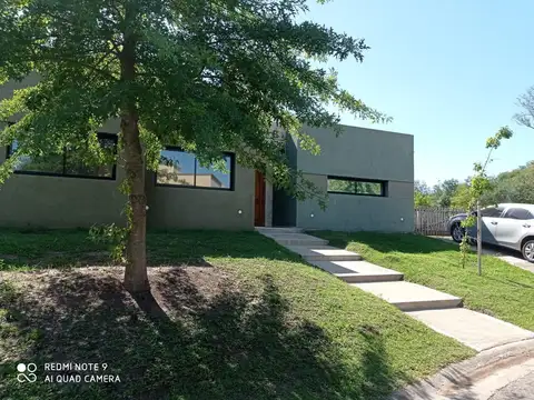Pilar del Este 100