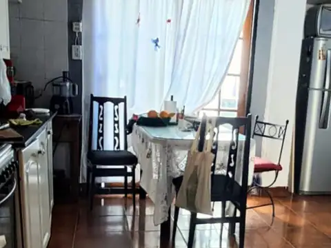 PH de 5 Ambientes Exclusivo Para Uso Comercial, Luminoso, Sin Expensas!