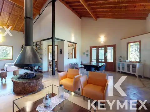 Casa en Venta con 2 cocheras
