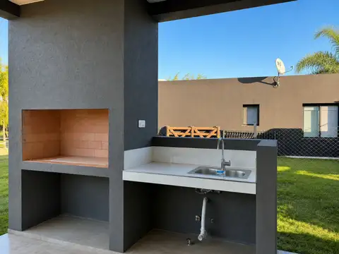 Casa en Venta en El Canton - Norte, USD 260.000