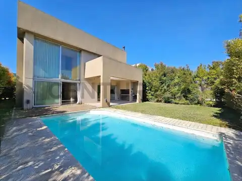 Casa moderna en venta en Las Tipas, Nordelta | Lote interno 504 m² | Piscina y c