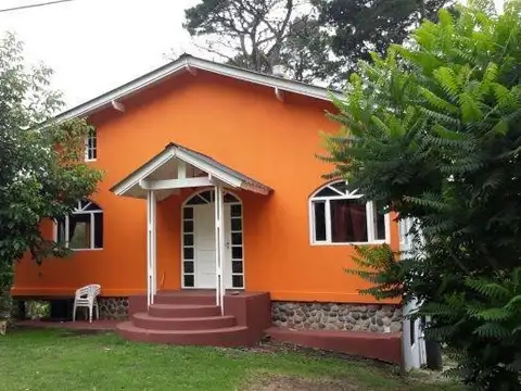 Casa de 7 ambientes con Pileta. Sierras de los Padres.