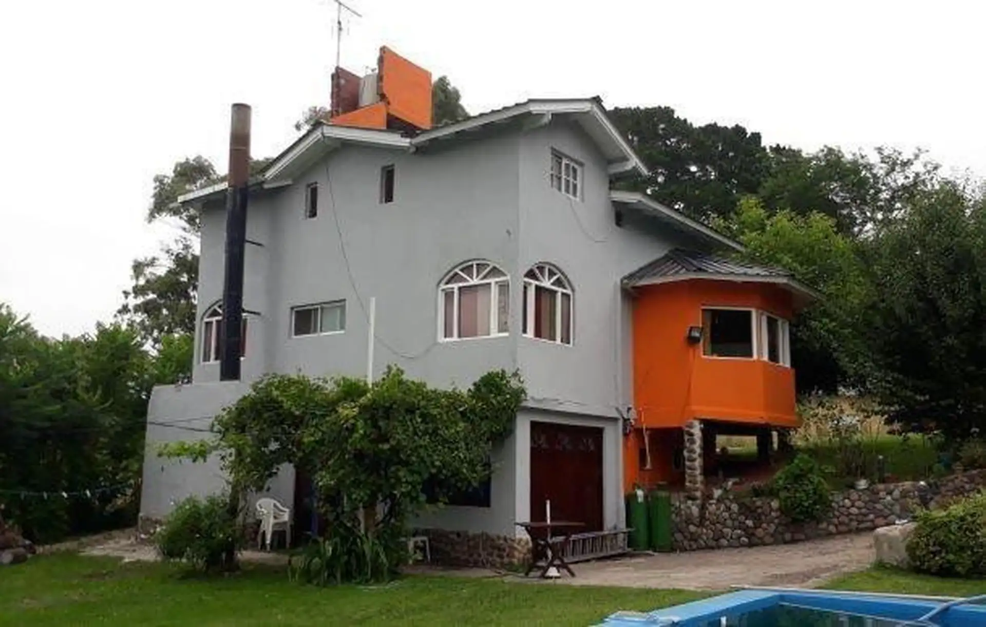 Casa de 7 ambientes con Pileta. Sierras de los Padres.