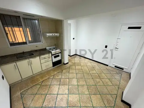 VENTA PH DE 2 AMBIENTES EN PLANTA BAJA CON PATIO EN LANUS OESTE